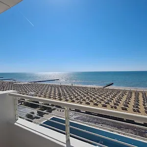 https://condominio-faro.hotelslidodijesolo.com